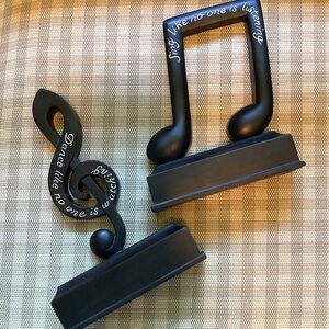 Black Musical Note Bookend Set
